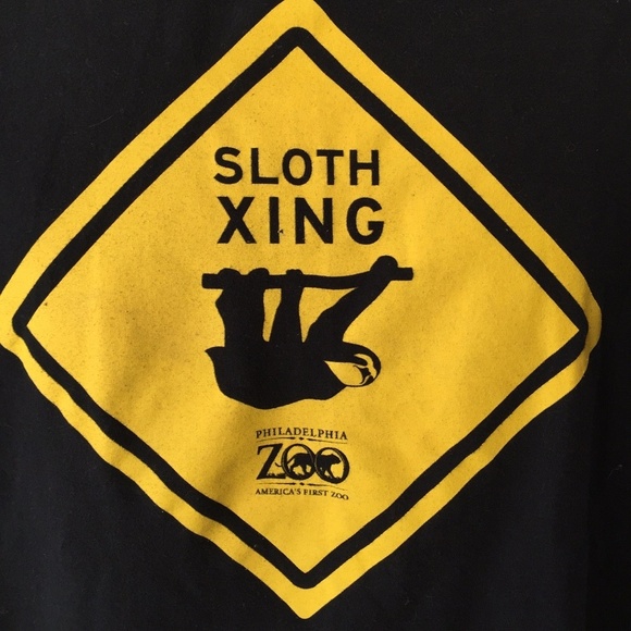 The Philadelphia Zoo Sloth Xing Crossing Tshirt L - Picture 2 of 6